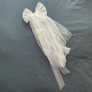 Bridal fashion bow